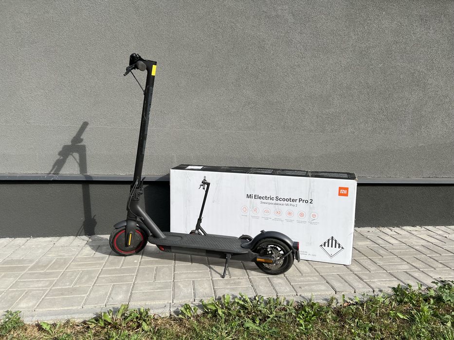Електросамокат Xiaomi Mi Electric Scooter Pro 2