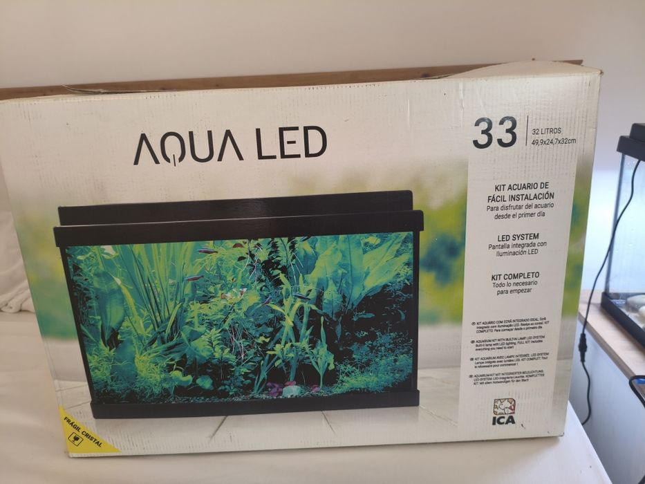 Aquário Aqua LED 32L (ICA) + Acessórios – Como Novo!
