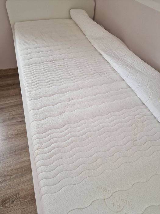 Łóżko Ikea z szufladami , super stan