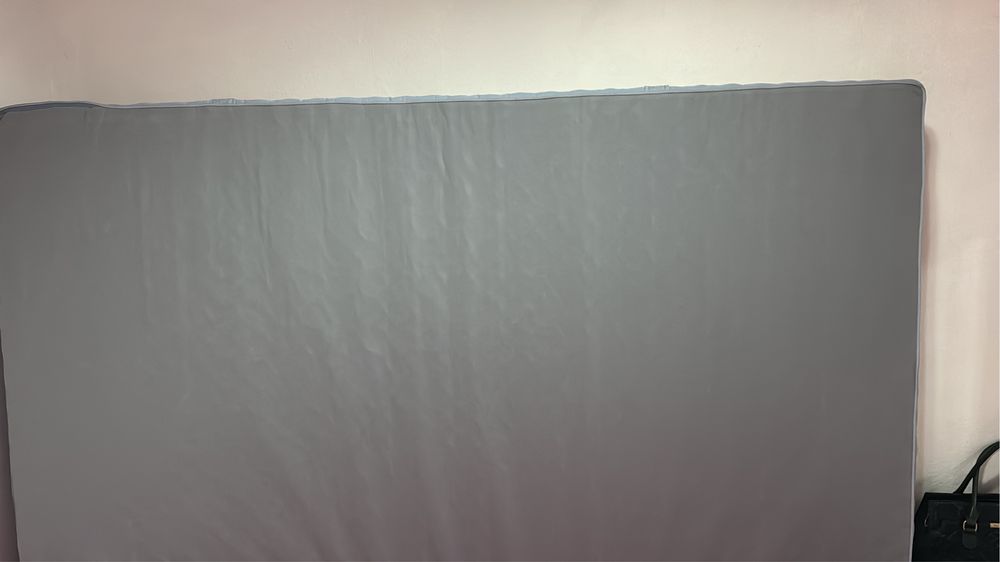 Cama casal muito confortavel nova