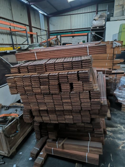 Madeira deck para exterior (material novo )