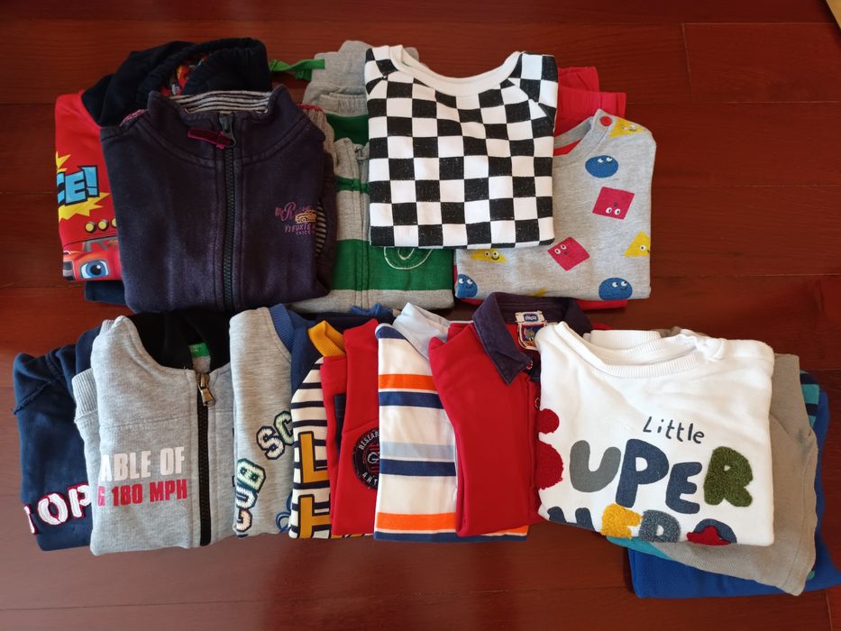 Lote de roupa para 2/3 anos