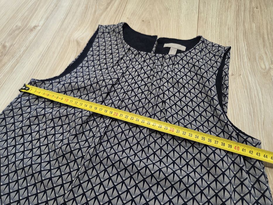 Sukienka luźna prosty fason H&M geometryczny wzór