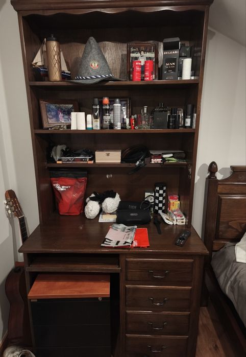 Quarto de solteiro de madeira de castanho maciça