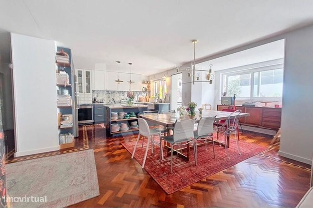 Apartamento com 170m2 e Terraço - Em Belém