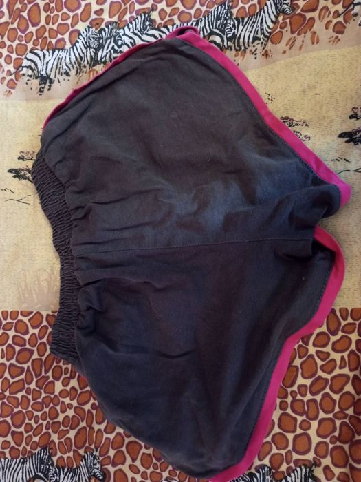 Продам жіночі шорти.