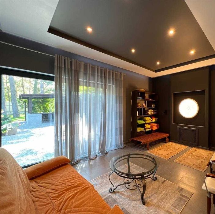 Подобова оренда великого сучасного будинку у Кийлові. Кінотеатр Сауна