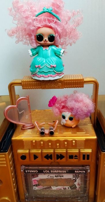 LOL remix музичний бумбокс з трьома ЛОЛ в різних музичних жанрах.