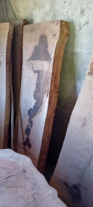 Pranchas de madeira de castanho para fazer mesas