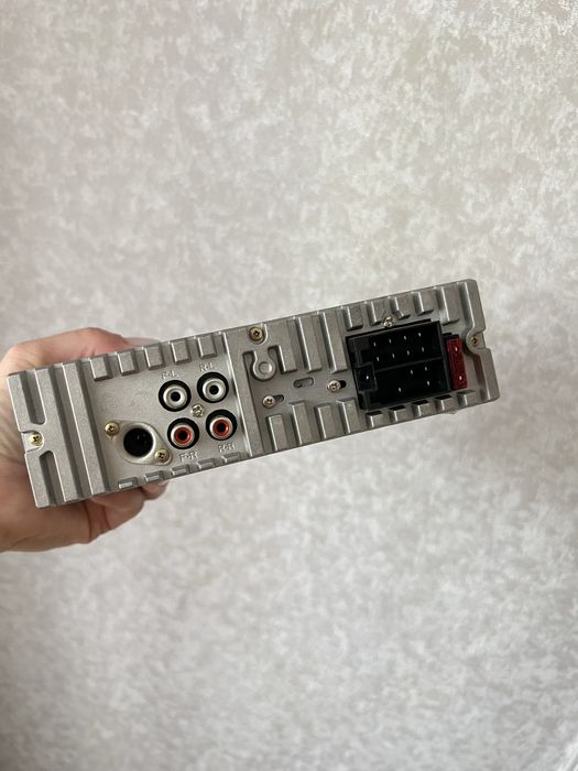 Продам магнітолу