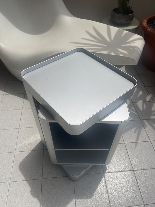 Móvel com rodas da Desalto – Alumínio (não é IKEA!)