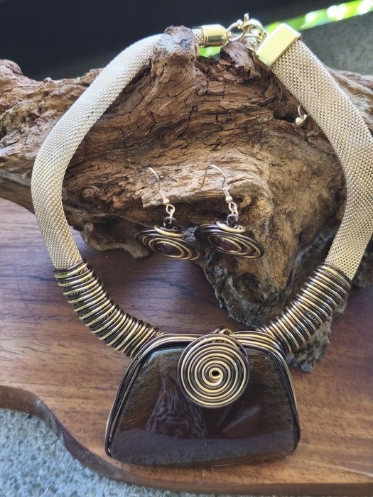 Conjunto de joias colar e brincos
