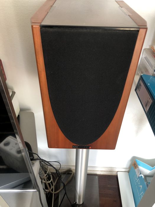 Sistema de Som (Colunas MB Quartz + Amp Marantz)