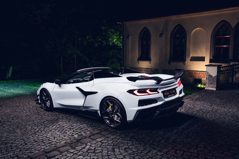 Wypożyczalnia, Wynajem Samochod do ślubu Złoty Mustang Audi Corvette