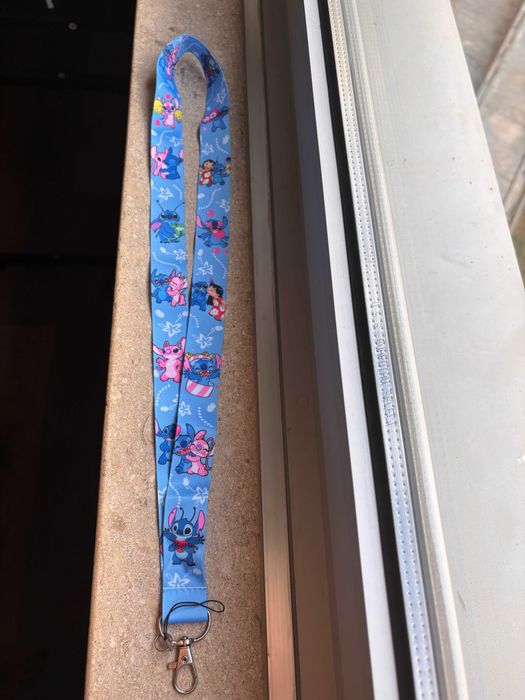 Fita Porta-Chaves / Porta-Cartões – Stitch Expressivo (Produto Novo)