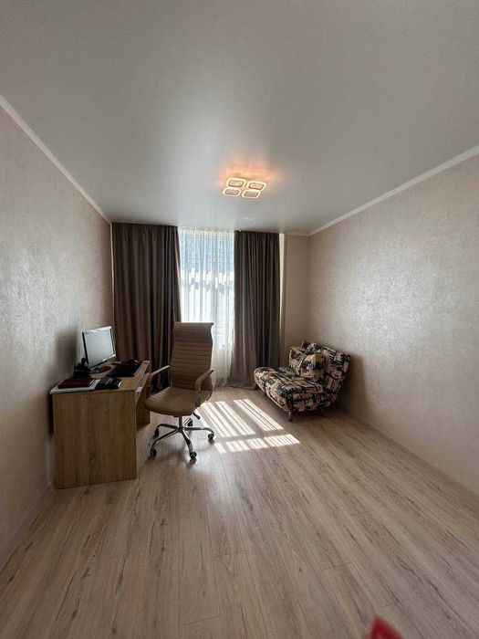 ПРОДАМ 2-кімнатну квартиру з великою кухнею 40 м2 в ЖК "Дмитріївський" на Таїрова