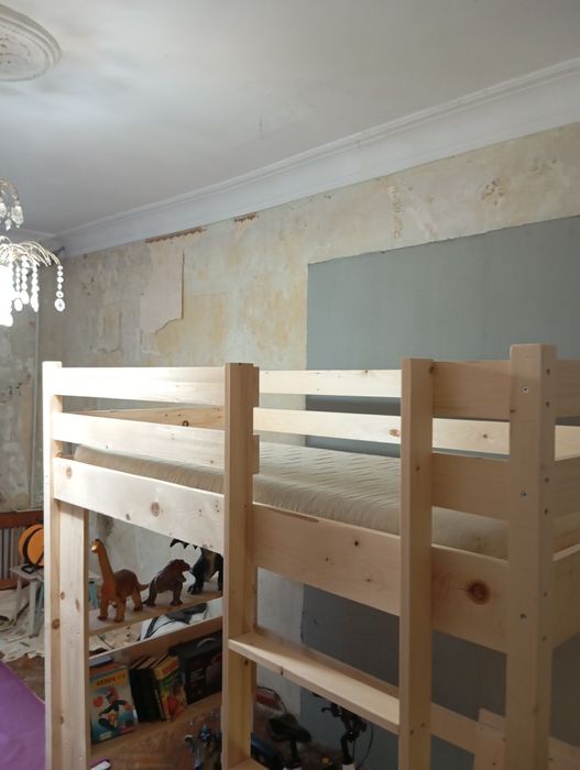 Кровать чердак-спальным местом на верху