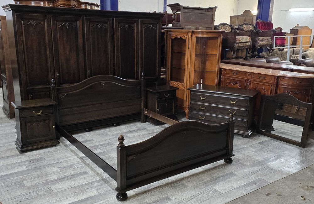 Ładny Ciemny Komplet Mebli Do Sypialni / Sypialnia Dębowa / Zestaw /