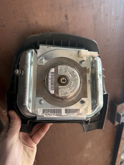 Подушка безопасности в руль AirBag Jeep Grand Cherokee