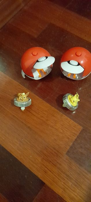 Piões Pokemon com lançador