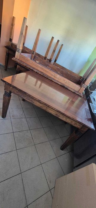 Stoły po restauracji