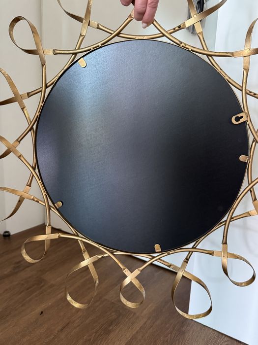 Espelho Decorativo Redondo com Moldura Dourada