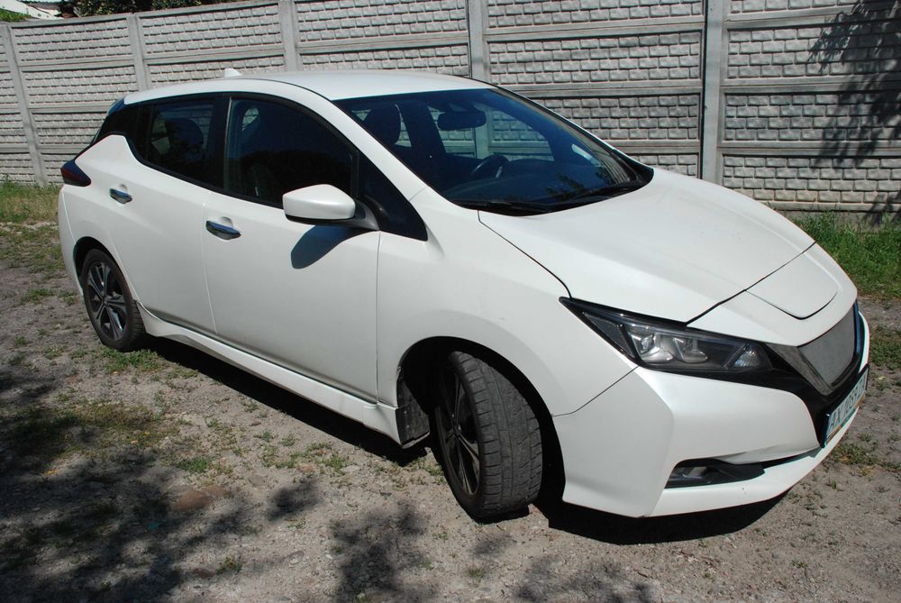 Ниссан Лиф Nissan leaf 2018 в отличном состоянии