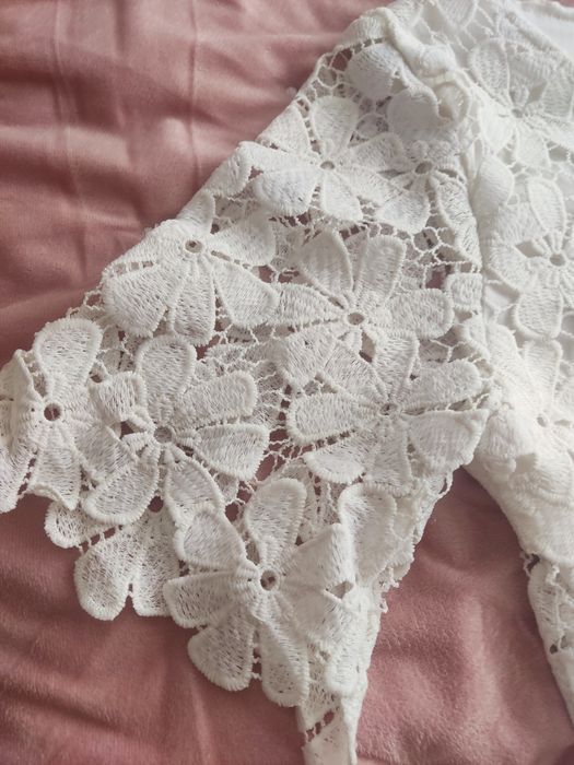 Vestido branco de renda