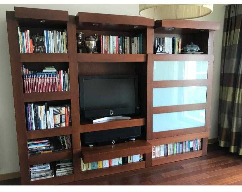 Móvel de Sala em Madeira Maciça para TV e Livros