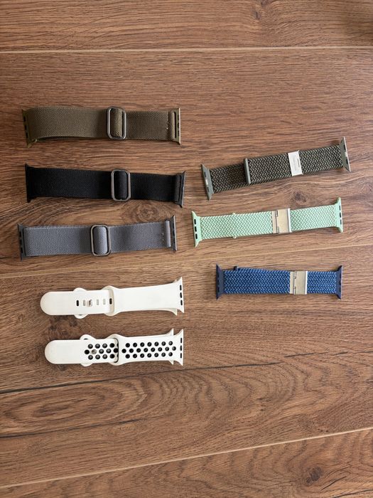 Apple Watch 9 - 45mm + extras