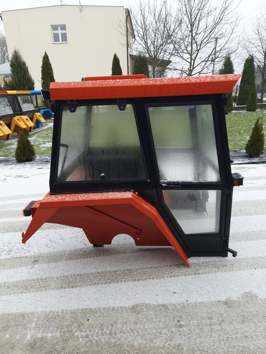 Kabina kabiny ciagnikowe c330 c360 mf t25 bizon