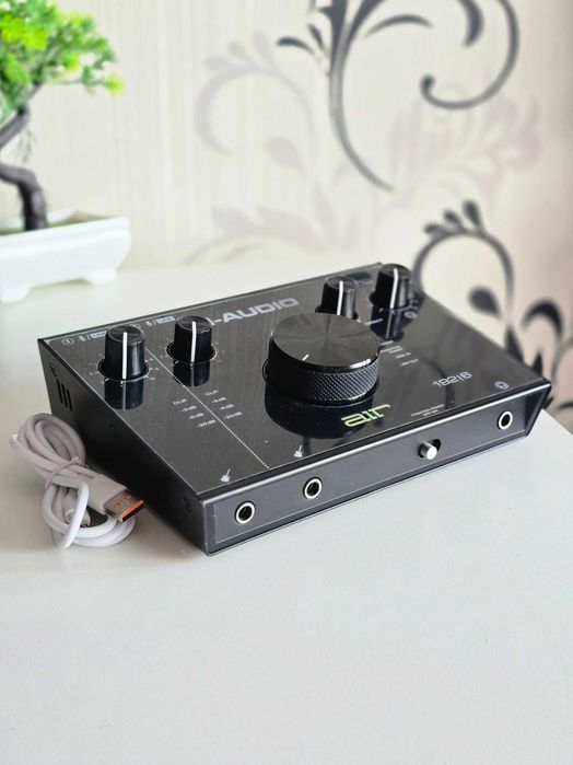 Аудіоінтерфейс / Звукова карта M-Audio AIR 192/6