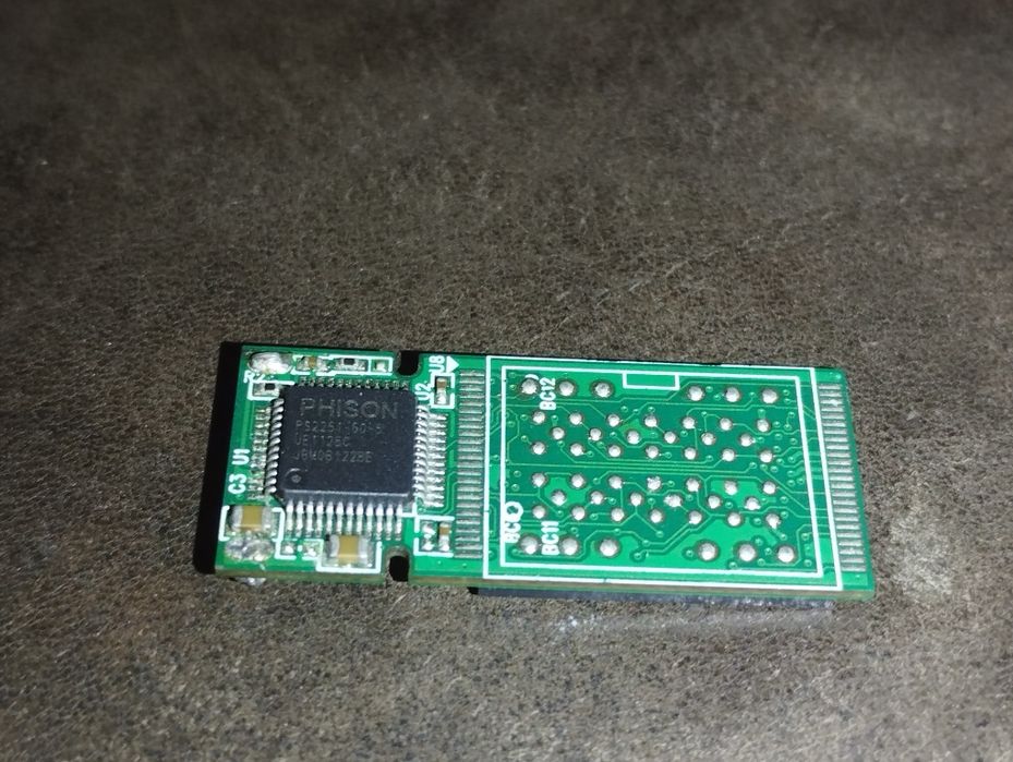 Чип Hynix H27UCG8T2MYR Phison PS2251-50-5