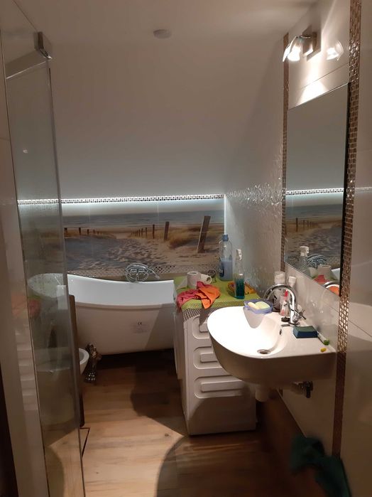 pokój w oddzielnym mieszkaniu w domu jednorodzinnym