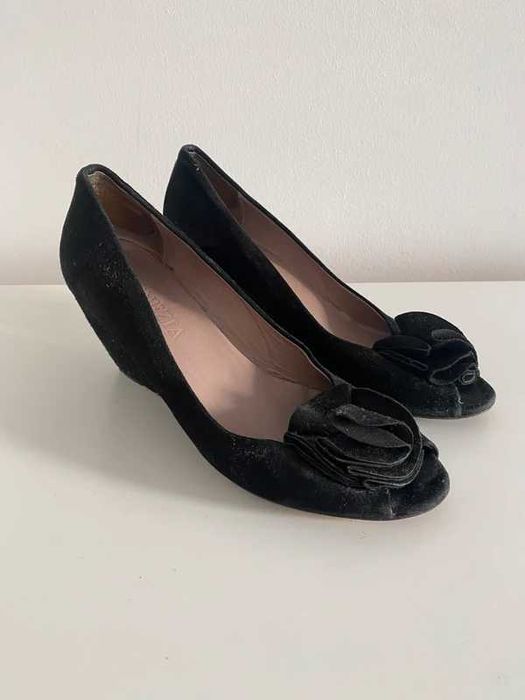 Buty na obcasie czarne zamszowe vero cuoio 36
