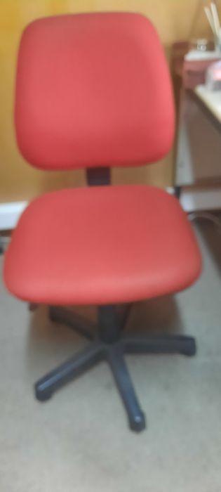 Cadeira escritório giratória