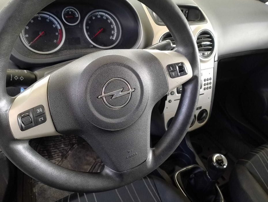 Opel Corsa para peças