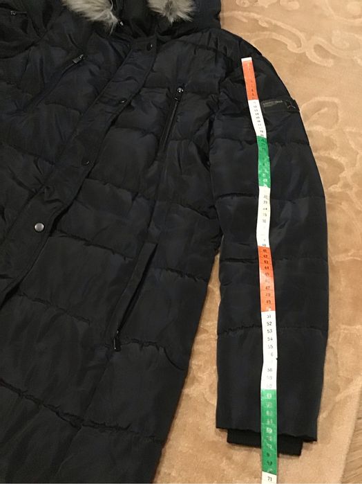 Cieply płaszcz pikowany z kapturem Amisu