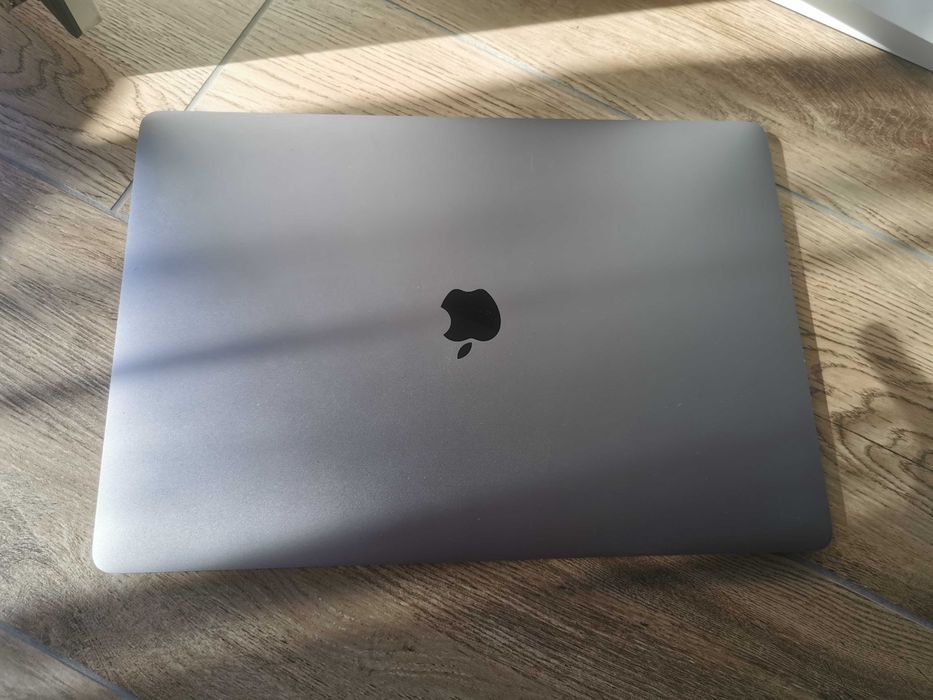 Macbook pro 16 cali Touchbar 2019