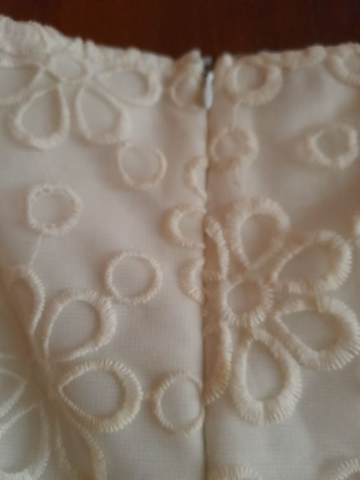 Sukienka z haftem Diffuse