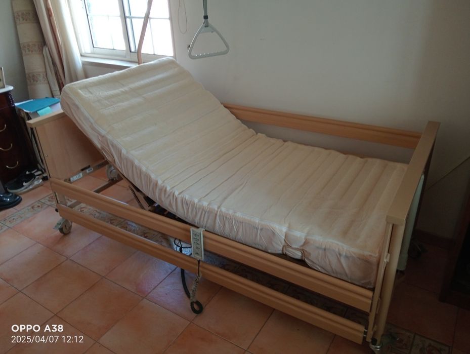 Cama elétrica articulada óptimas condições