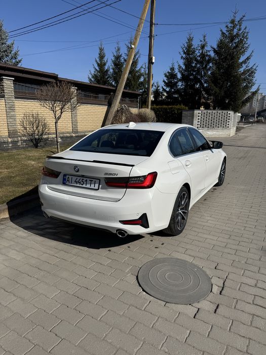 Автомобіль BMW 330i g20