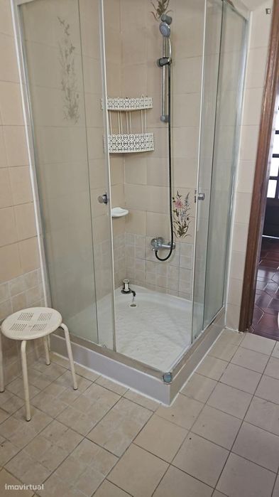 Quarto - localizado em Coimbra