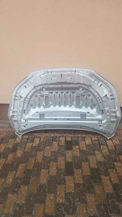 Продам капот BZ4 TOYOTA оригинал