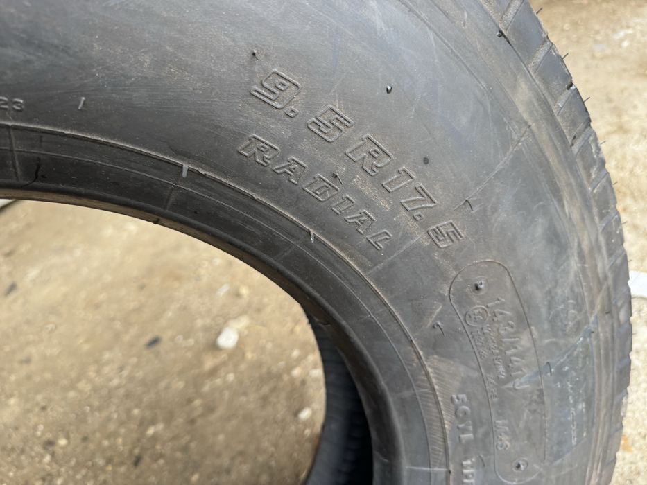 Pneus 9,5 R17,5 Bridgestone/Michelin - NOVOS