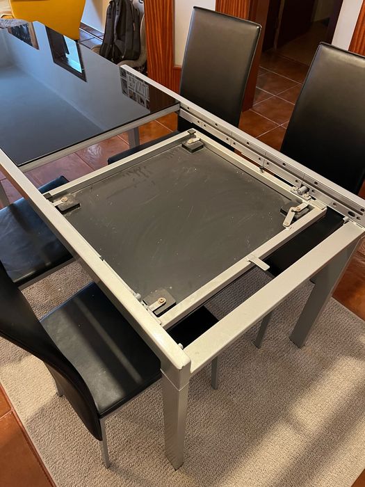 Mesa refeição extensivel com 4 cadeiras