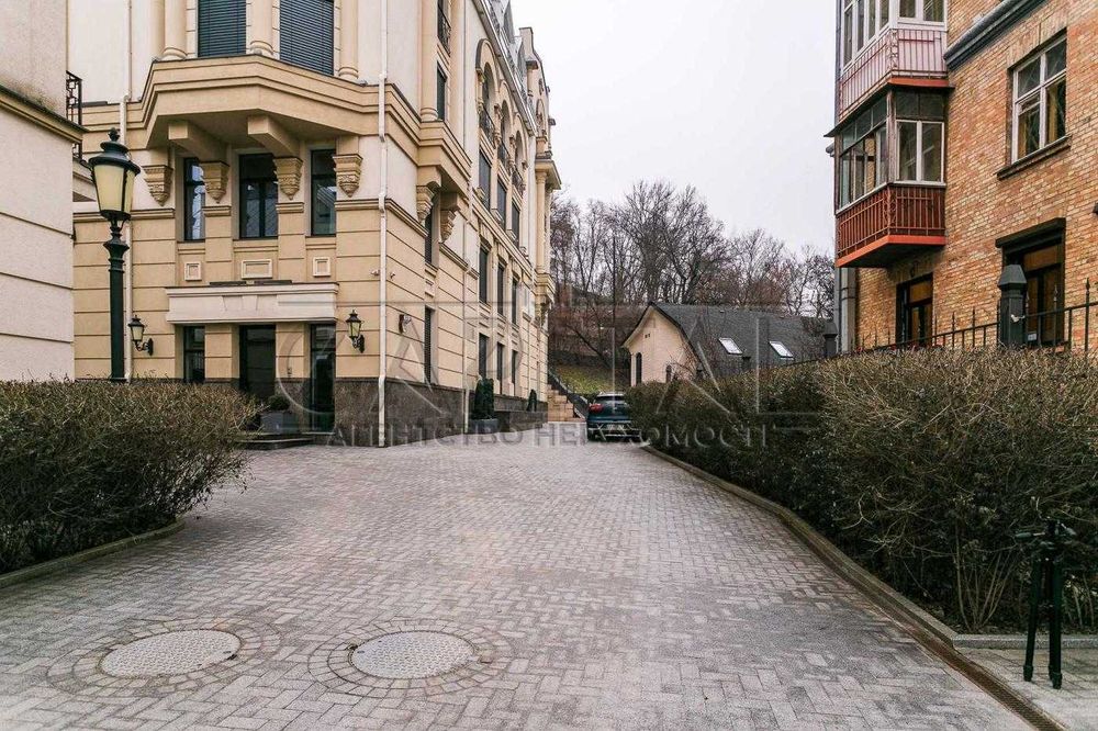 Продаж квартири, вул. Андріївський Узвіз, Центр
