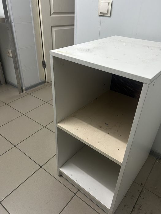 тумбочка для офісу, дому