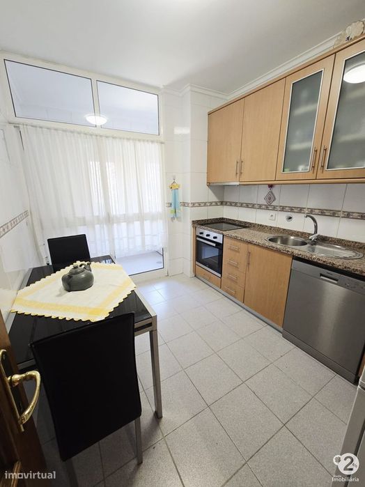 Apartamento T2 em Vilar do Paraíso ( Vila Nova de Gaia )