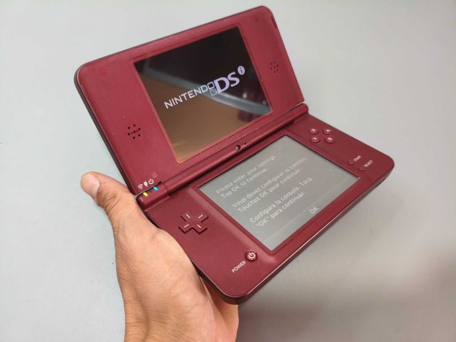 Nintendo DSI XL Vermelho